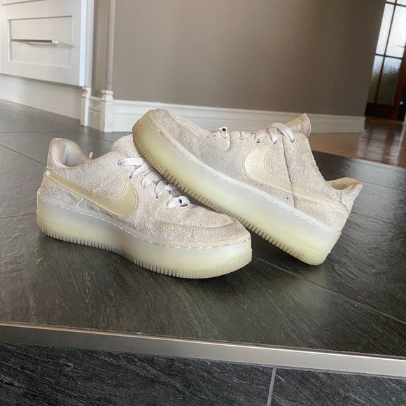 Air Force 1 Sage Low LX - Picture 9 of 11